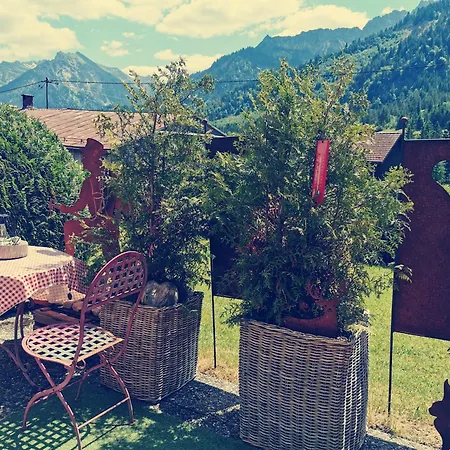 Allgaeu Huettenflair Bergblick Bad Hindelang