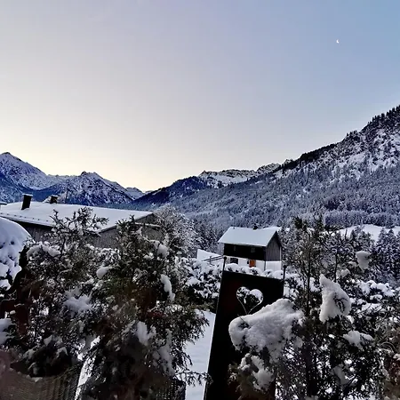 Allgaeu Huettenflair Bergblick Bad Hindelang