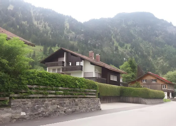 Allgaeu Huettenflair Bergblick